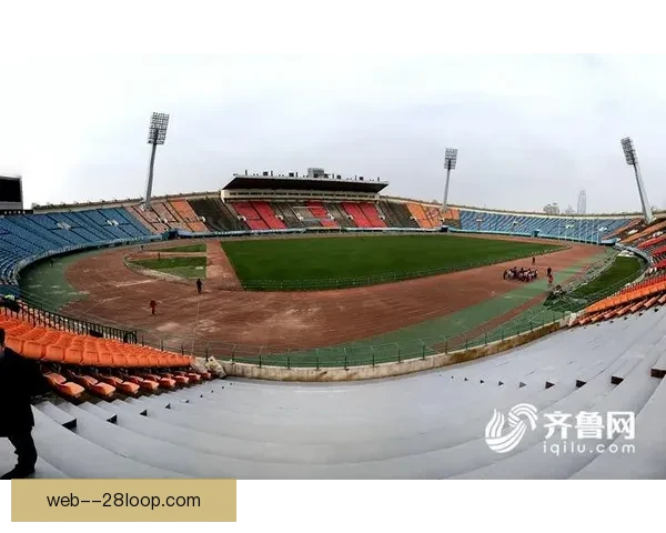 卢顿主场小球场氛围震慑豪门激发客队心理压力