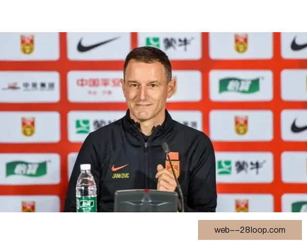 扬科维奇带领中国男足亚洲杯小组赛未进一球惨遭淘汰后被解雇